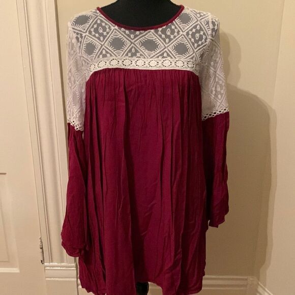 Umgee Burgundy and White Lace Dress - Picture 1 of 8
